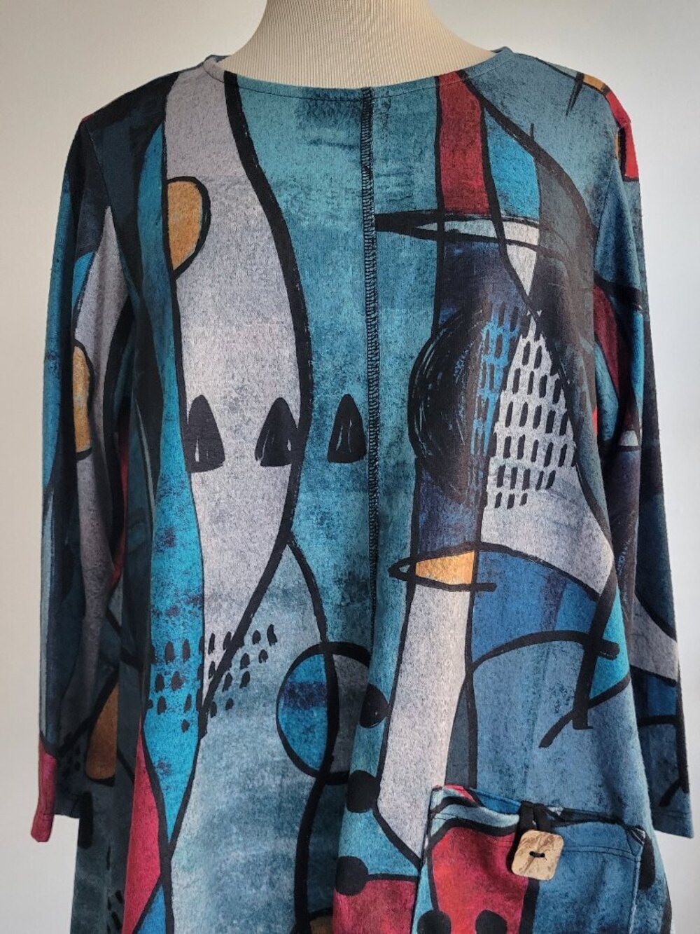 Jess & Jane Granada Light Knit Asymmetric Hem Tunic Top